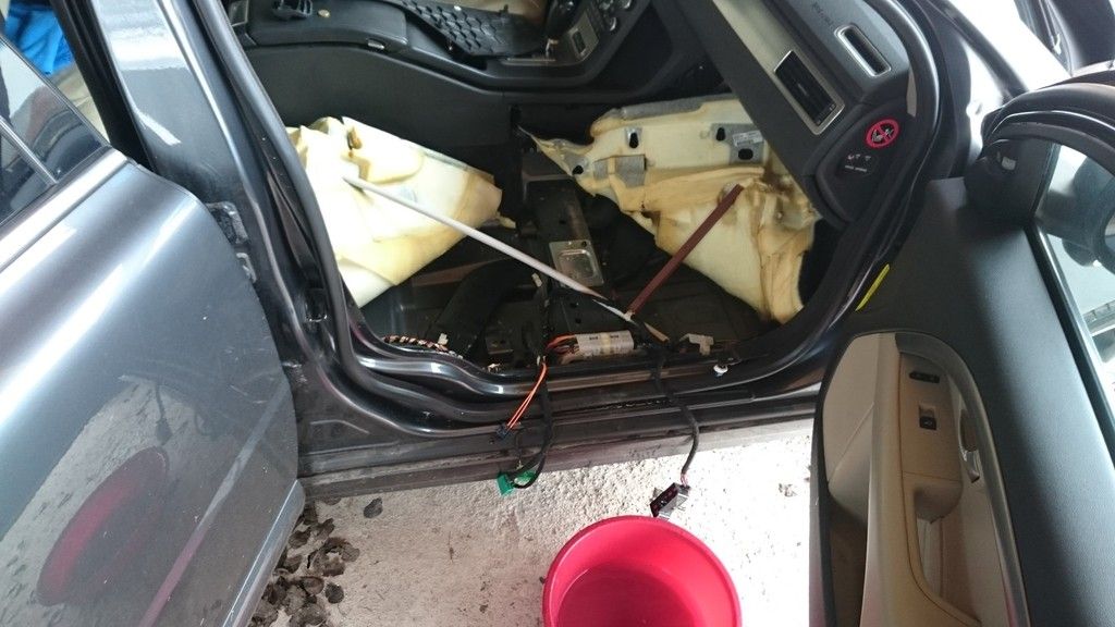 The lovely clogged sunroof drains how to pull Apillar off 2007 S80